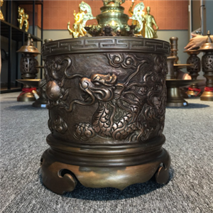 Bát hương đúc nổi hun đỏ